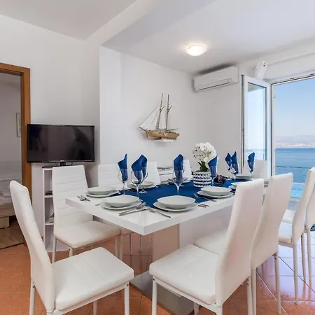 Apartment In With House Sea View *