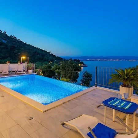 In With House Sea View * Medveja