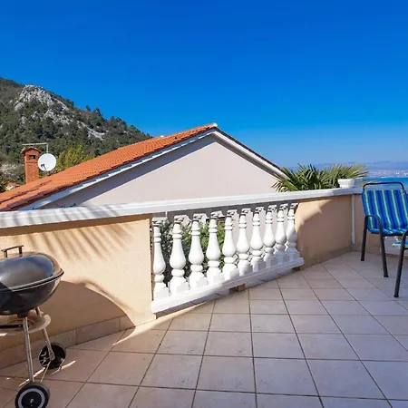 Apartment In With House Sea View *