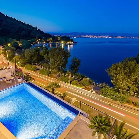 In With House Sea View Apartment Medveja